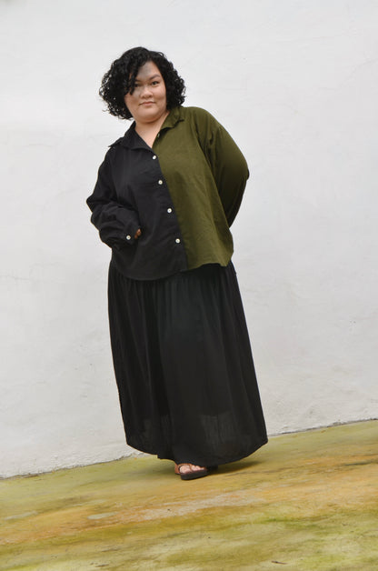 The Relaxed Button Down // Black/Deep Olive